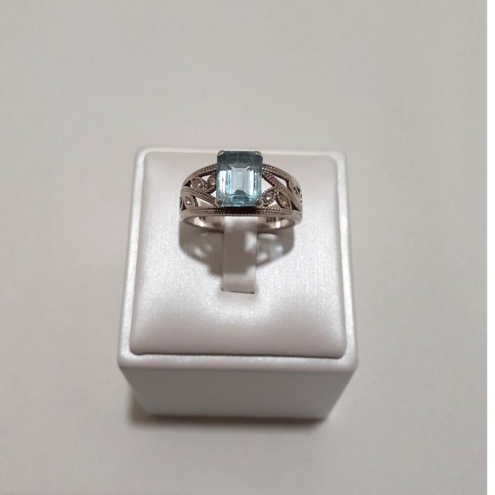 R.J. Avon Sterling Silver Ring Blue Topaz Stone size 10.5